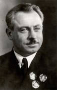 Иван Папанин (1894-1986 гг.)